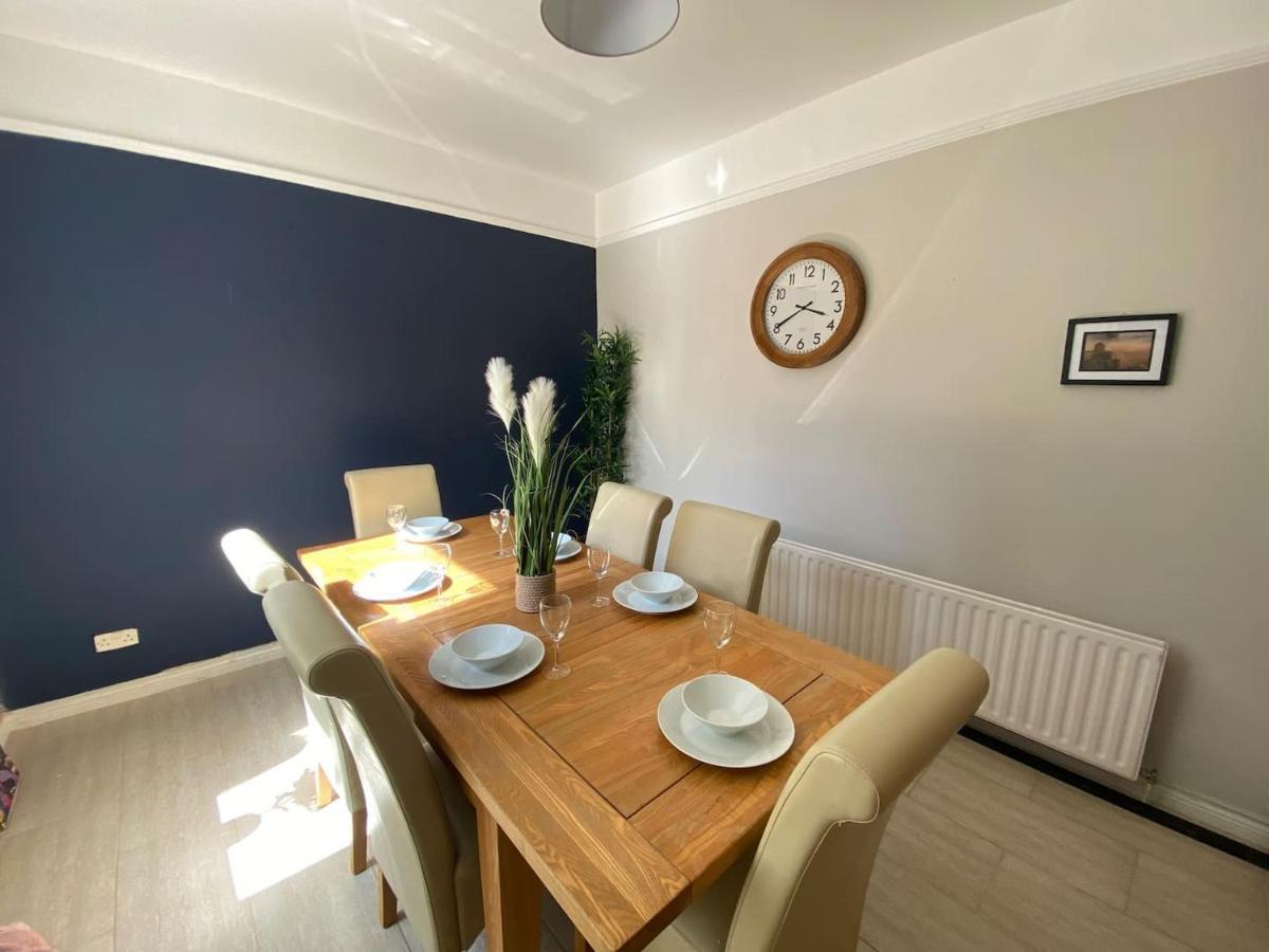 4 Bed Home Portrush Town Centre Buitenkant foto